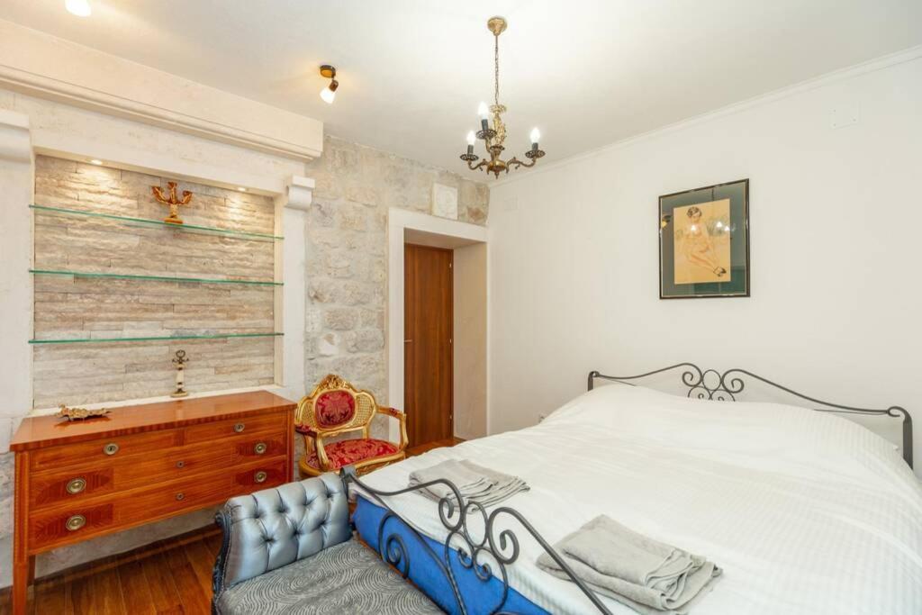 Apartment Art Delux **** Дубровник Экстерьер фото